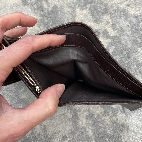 Nina Ricci Leather Compact Kisslock Wallet Classic Casual Everyday - Picture 14 of 17